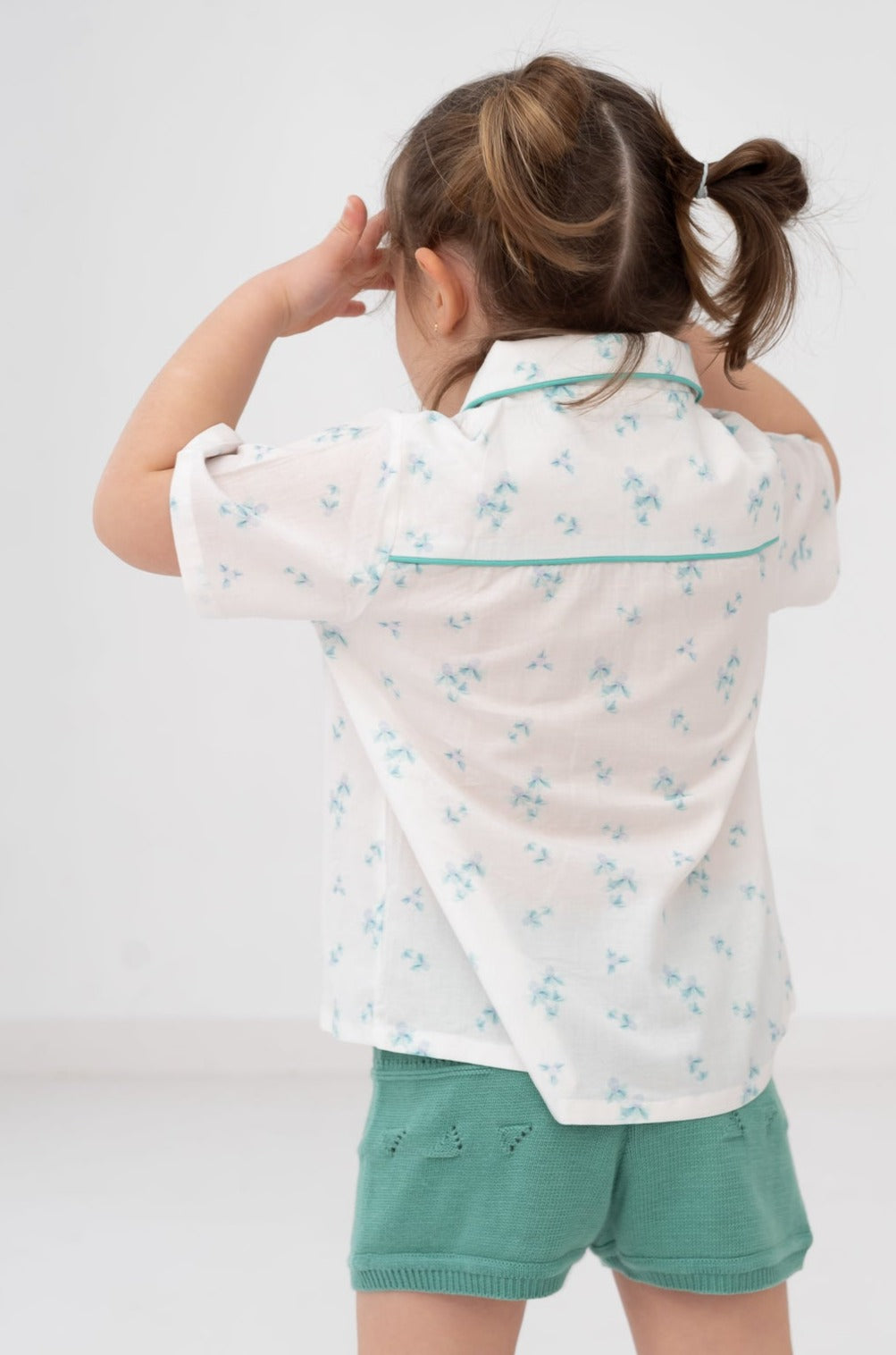 Camisa manga corta de flores 