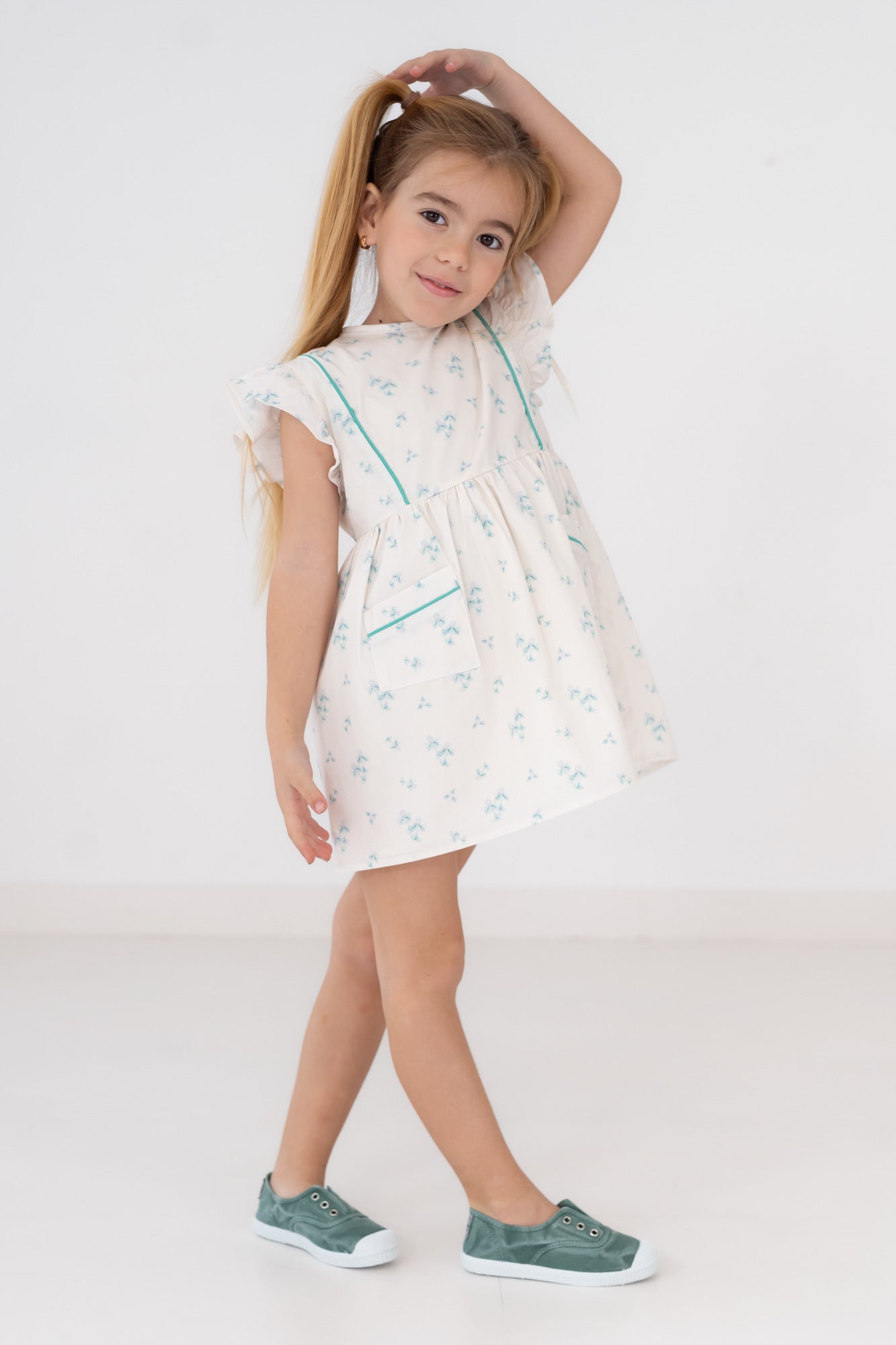 VESTIDO VOLANTE HOMBRO. ESTAMPADO DUNA